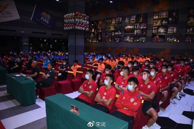 此前有多家意媒称罗马、米兰有意租借查洛巴，但根据FIFA新规，切尔西已无法外租球员。